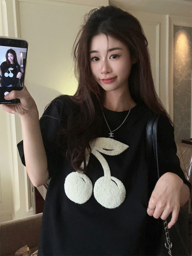 Actual shot of early spring Korean chic simple cherry towel embroidered loose and versatile T-shirt