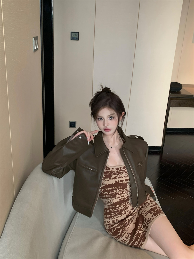 Real shot Hong Kong style retro sweet and cool zipper motorcycle pu leather jacket + halter neck knitted skirt