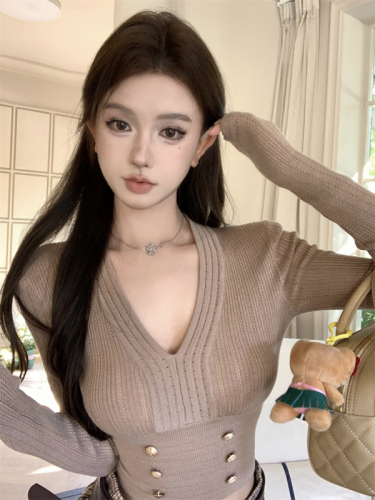 Actual shot of French-style small fragrance V-neck long-sleeved knitted sweater pure desire slim bottoming shirt top