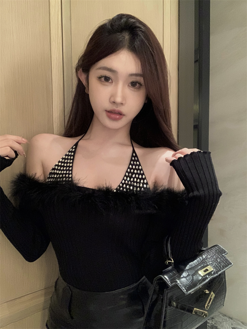 Real shot of heavy-duty rhinestone feather long-sleeved sweater for pure lust hotties one-shoulder top