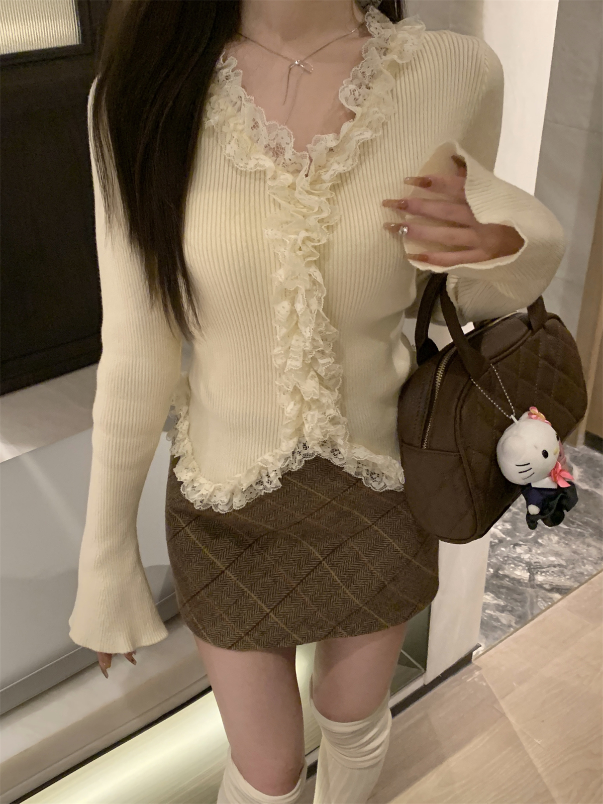 實拍 秋冬韓版修身v領蕾絲拼接甜美設計感內搭針織打底衫毛衣