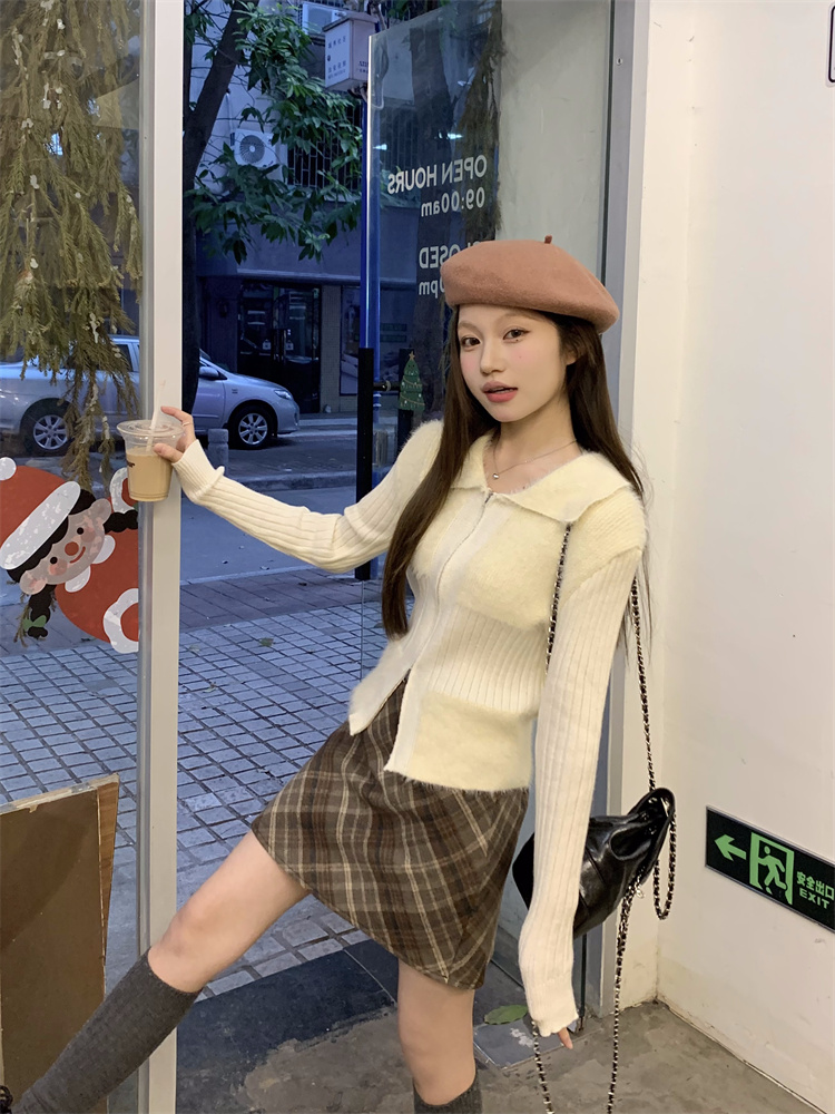 Real shot!  Maillard retro lapel patchwork plush slim fit short knitted sweater cardigan