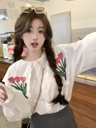Real shot of heavy industry flower embroidery white doll collar shirt for women spring French style gentle and chic loose long-sleeved top