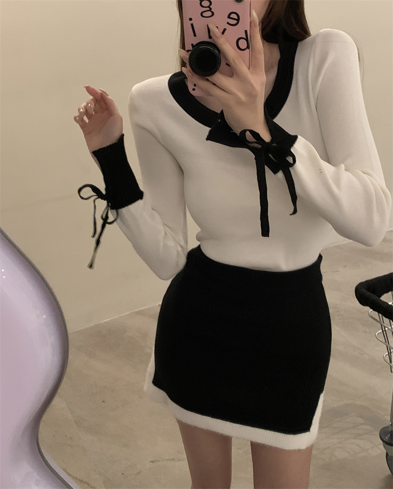 Actual shot of Xiaoxiangfeng slim-fitting sweater for women, black short pullover top, fashionable long-sleeved bottoming shirt