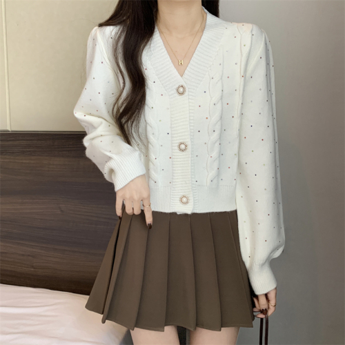 Actual shot of the new exquisite girly shiny button V-neck lazy short twist cardigan