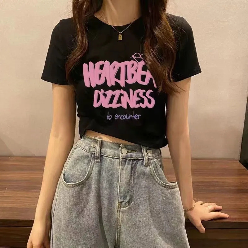 短袖T恤女黑色短款正肩夏裝上衣新款甜辣風美式修身露臍小眾