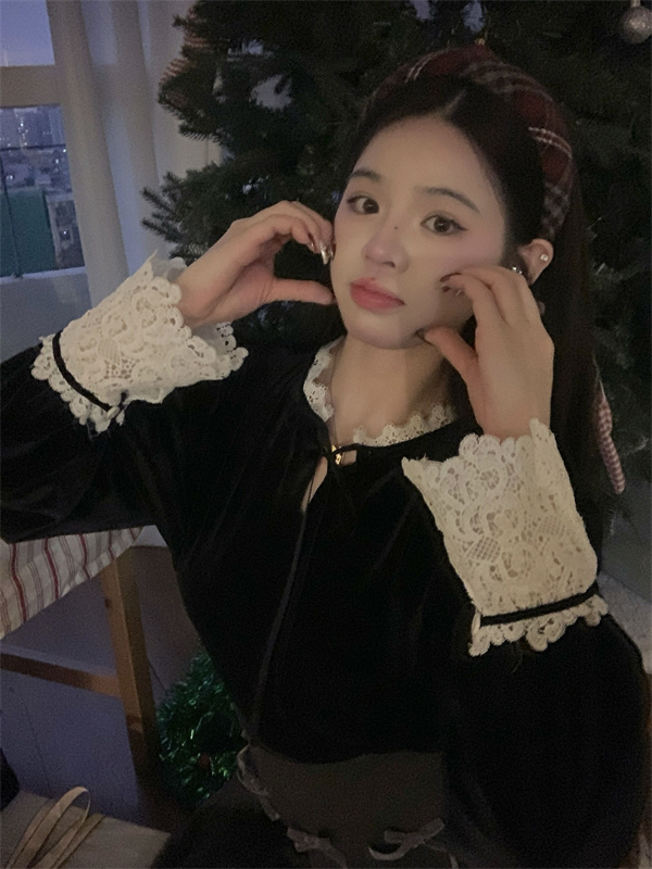 實拍   冬季絲絨顯瘦精緻內搭袖口重工兩穿蕾絲柔軟上衣