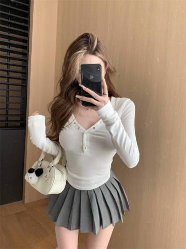 Real shot of hot girl white V-neck slim waist knitted long-sleeved top for women unique and unique bottoming shirt