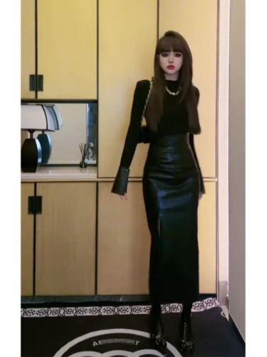 Temperament French high-end black dress two-piece suit women's autumn and winter leather skirt Hepburn style skirt new style