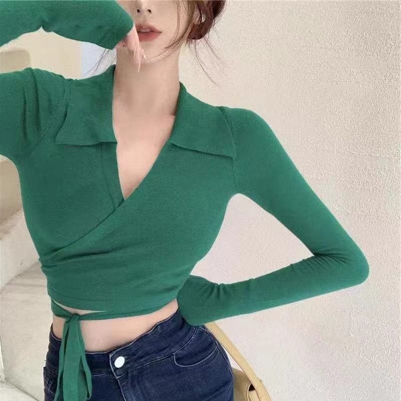 Hot girl design V-neck knitted polo shirt for women 2024 spring new style waist cross strap bottoming shirt