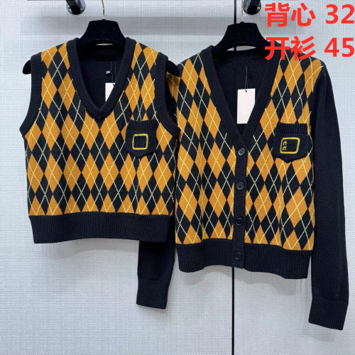 High quality ~ age-reducing college style pure wool diamond check knitted cardigan vest 24 years new early spring