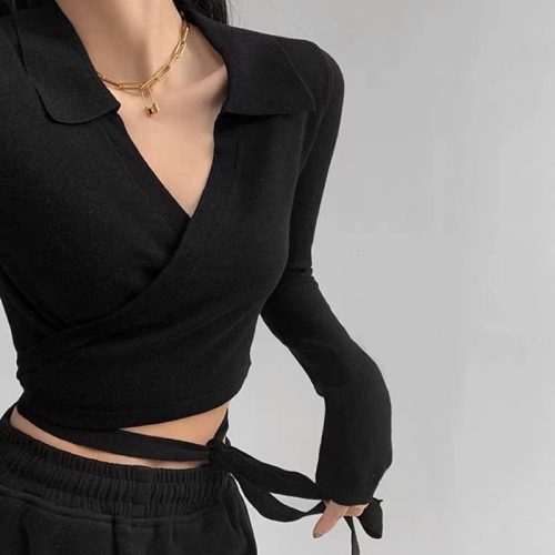 Hot girl design V-neck knitted polo shirt for women 2024 spring new style waist cross strap bottoming shirt