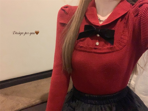 Real shot of a sweet bow-knotted doll collar sweater with a chic festive atmosphere that can be worn outside and worn inside.