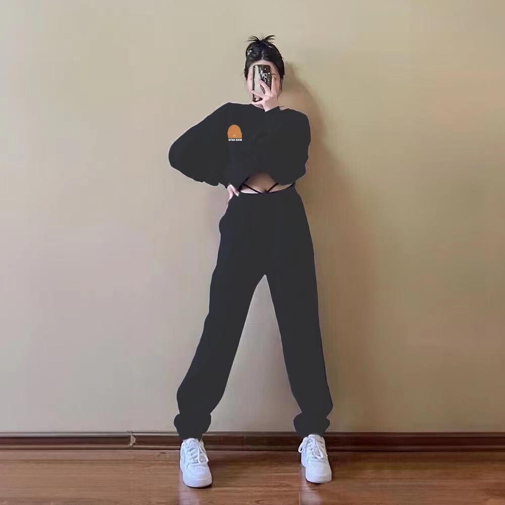 Women's new sports suit for autumn and winter, age-reducing, fashionable, small, loose sweatshirt and casual pants two-piece set