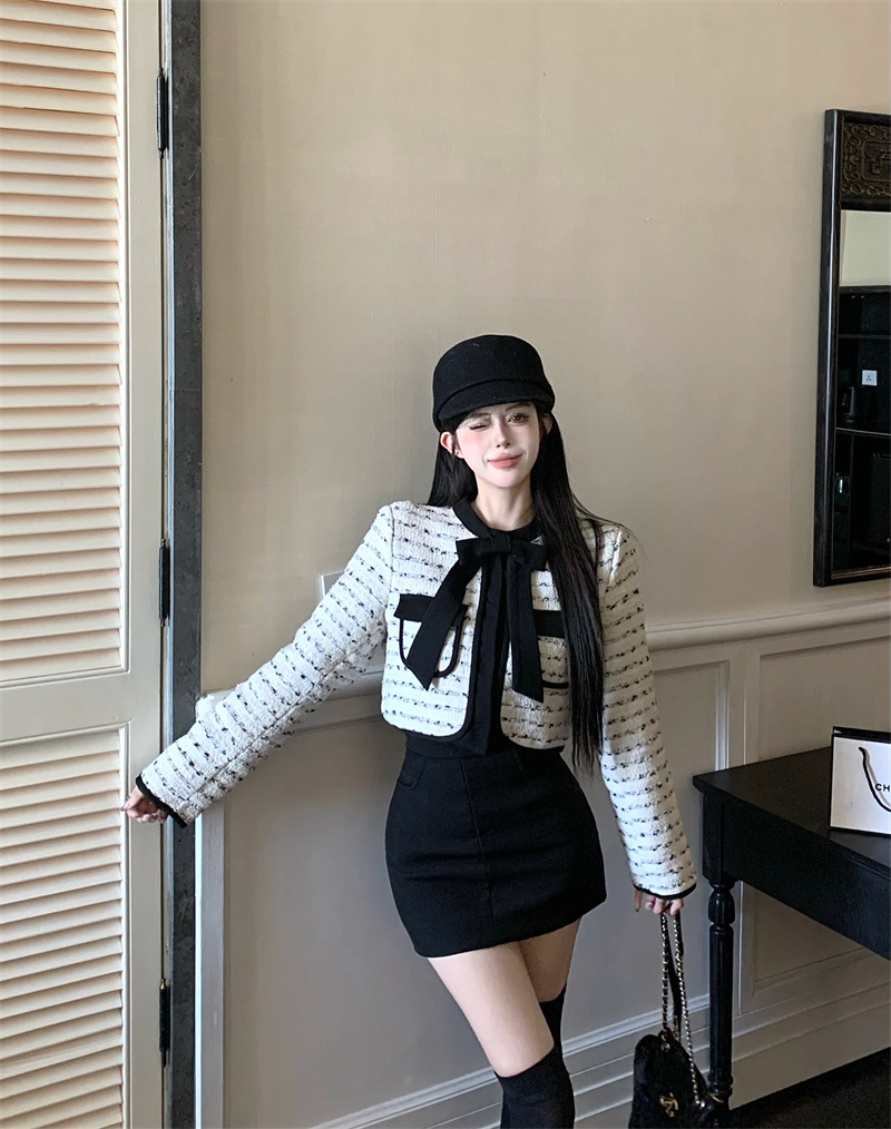 Actual shot of Xiaoxiang style jacket for women with contrasting color bow, slim jacket, short top for ladies