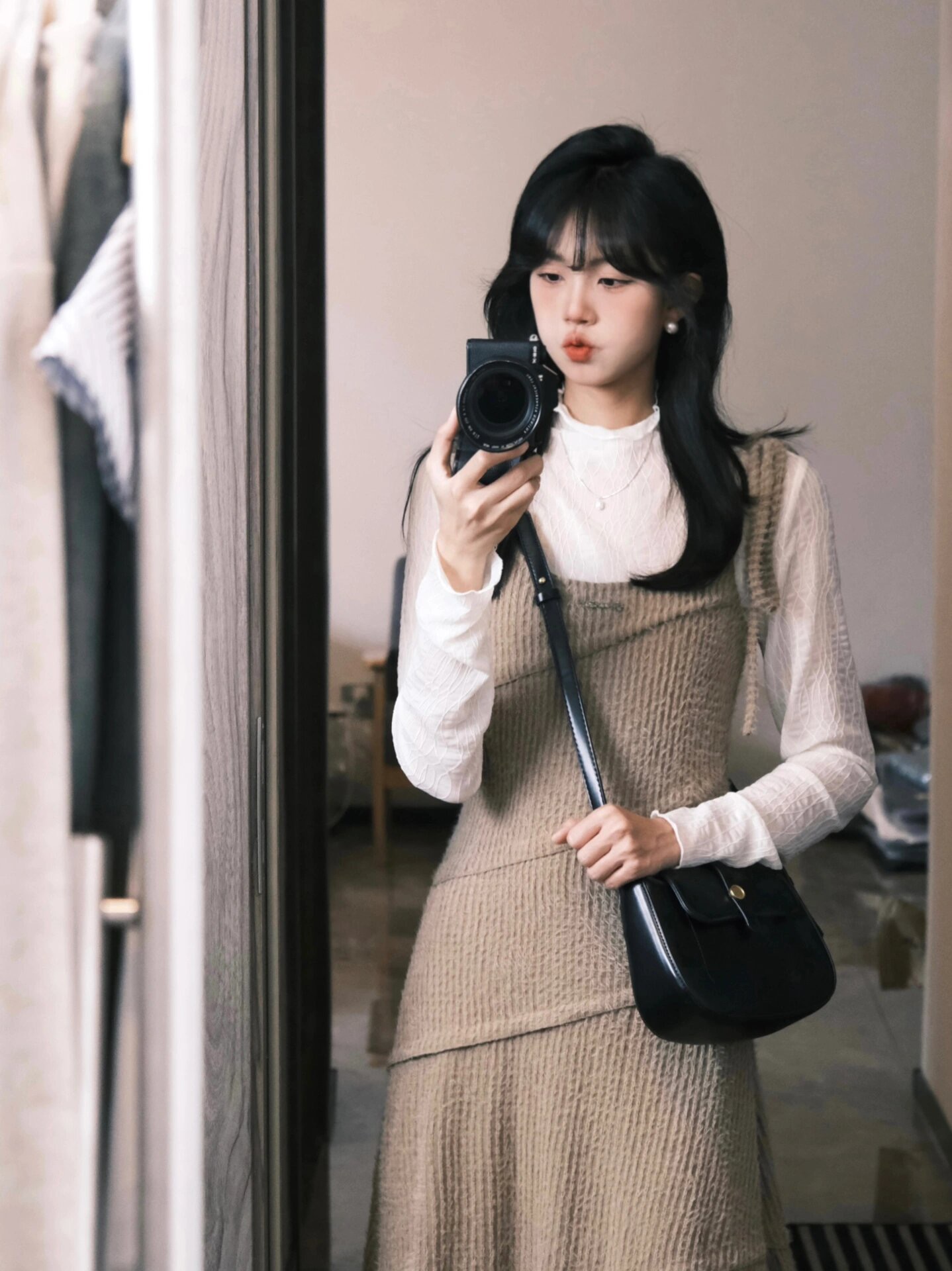 高級感法式吊帶連衣裙子女裝2024新款秋冬季穿搭一整套裝內搭長裙