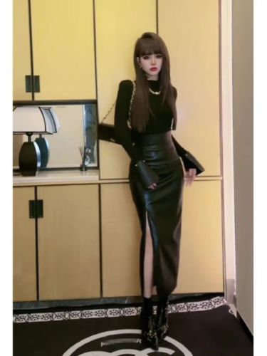 Temperament French high-end black dress two-piece suit women's autumn and winter leather skirt Hepburn style skirt new style