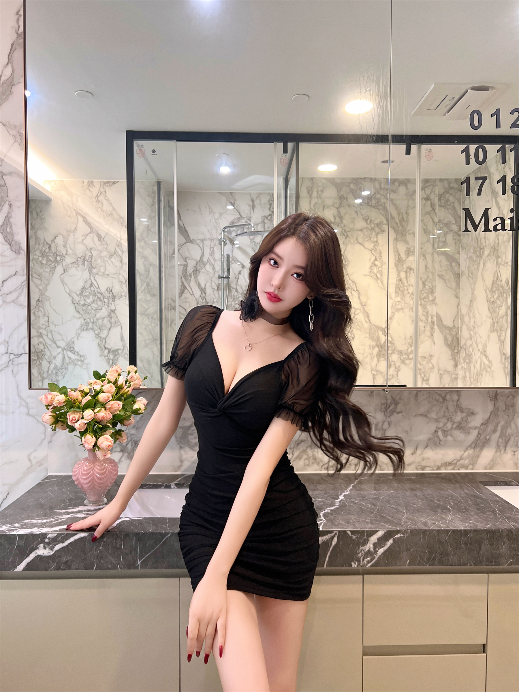 Real shot of sexy elastic mesh slim-fitting twisted waist slimming hip-hugging short-sleeved dress with flowers