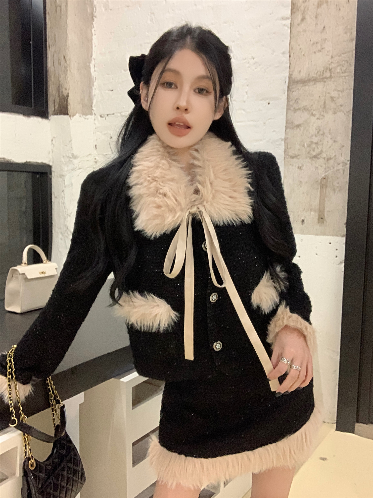 Actual shot ~ Winter new style French high-end temperament slim fur collar splicing short long-sleeved fragrant jacket