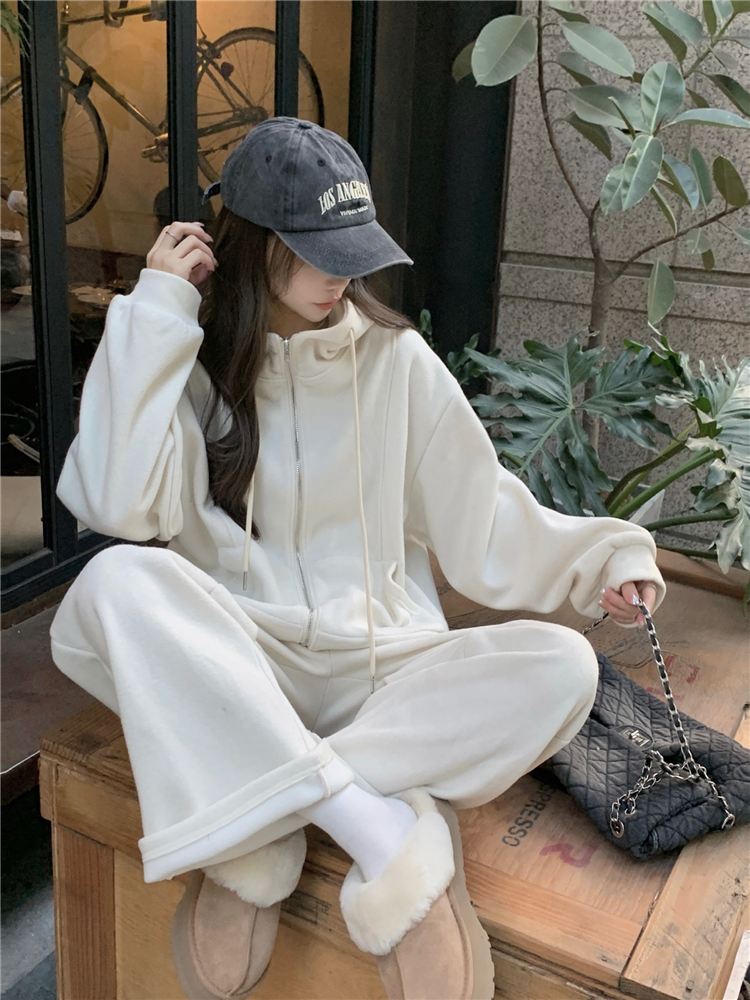 Real shot!  Sports style hooded fleece sweatshirt suit, zipper short jacket, wide-leg trousers, casual two-piece set
