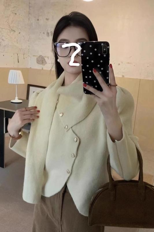 法式小香風圍巾款V領針織衫女款秋冬季新款溫柔軟糯毛衣外套