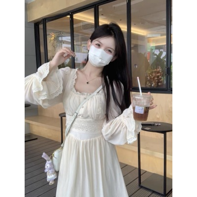 法式蕾絲方領長袖連衣裙女春秋裝2024新款氣質溫柔收腰A字裙長裙