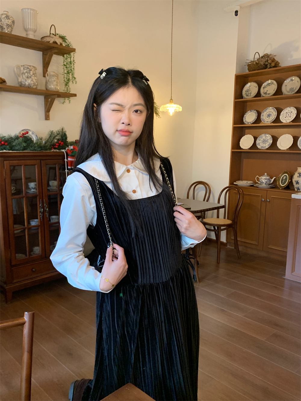 實拍春季新款娃娃領長袖襯衫重工壓褶絲絨顯瘦背帶裙吊帶長裙