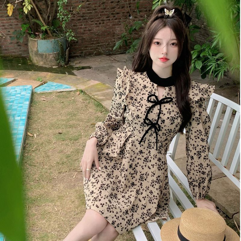 新款法式碎花連衣裙子女春季2024年新款小個子氣質收腰顯瘦短裙
