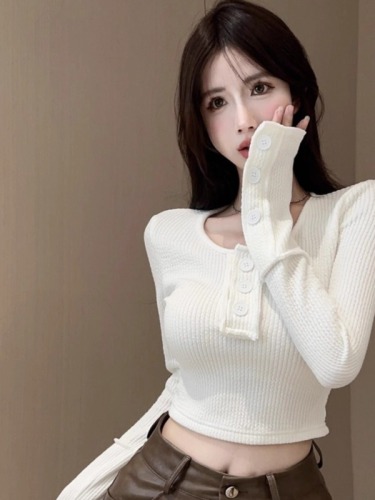Autumn and winter unique and sweet hot girl short slim fit square collar white long-sleeved top with design sense bottoming shirt for women to wear