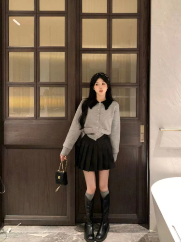 Real shot~Classic miu color-blocked black and gray knitted sweater jacket, temperament short women's top in autumn