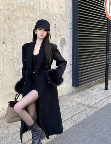 Real shot of retro double-breasted woolen coat, waist slimming, Hepburn style furry sleeves long coat with cotton for women