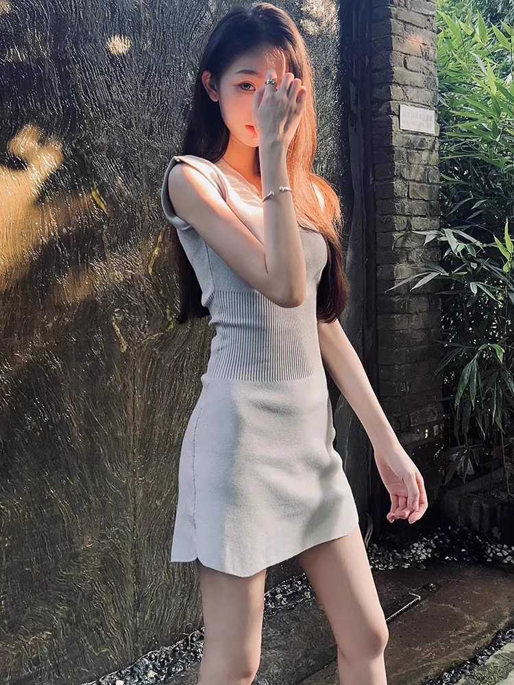 又甜又辣時髦高級感女裝氣質御姐復古休閒a字連衣裙夏季新款
