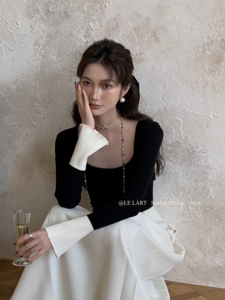 秋冬季新款法式氣質撞色喇叭袖方領針織衫修身內搭短款毛衣女