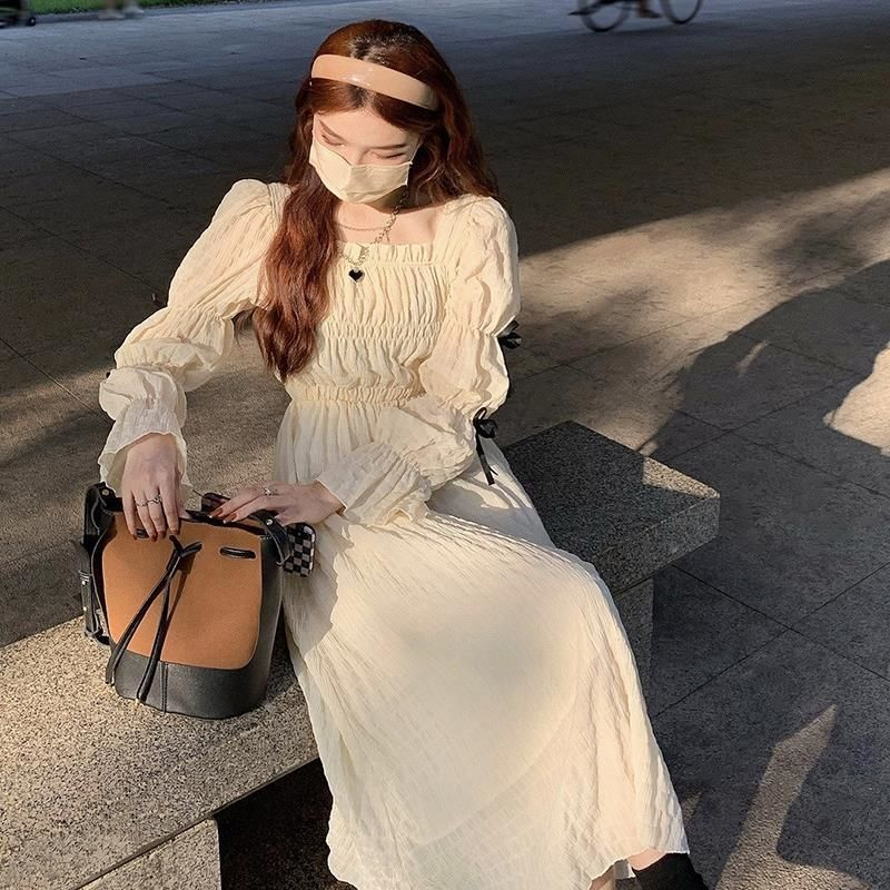法式森系初戀宮廷復古風蝴蝶結方領裙2024新款女長袖修身連衣裙