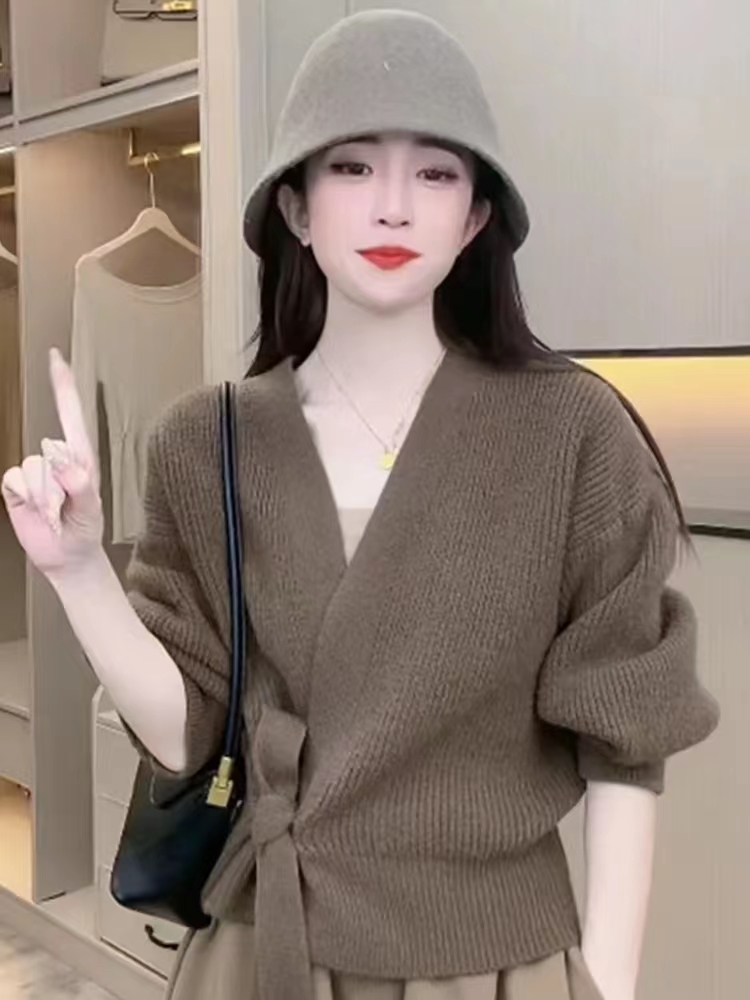 Retro design niche tops for women in autumn and winter new Japanese style lazy style versatile slim cardigan sweater jacket
