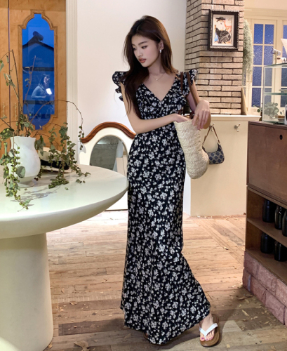 Actual shot of 2024 summer new style Rose Island floral black dress women's long ruffle skirt