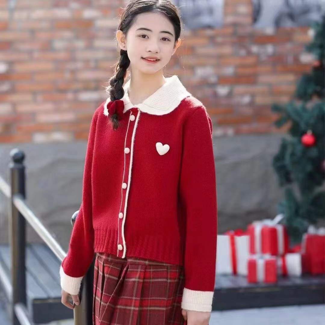 Versatile and fashionable long sleeve top