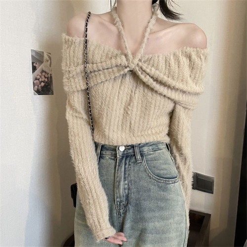 Pure lust-style hotties wear high-end knitted sweaters for spring and autumn, Korean style off-shoulder slimming and flesh-covering long-sleeved tops