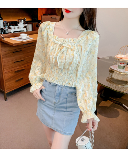 Original workmanship, spring and autumn French square collar floral women's design niche loose long-sleeved sweet short top
