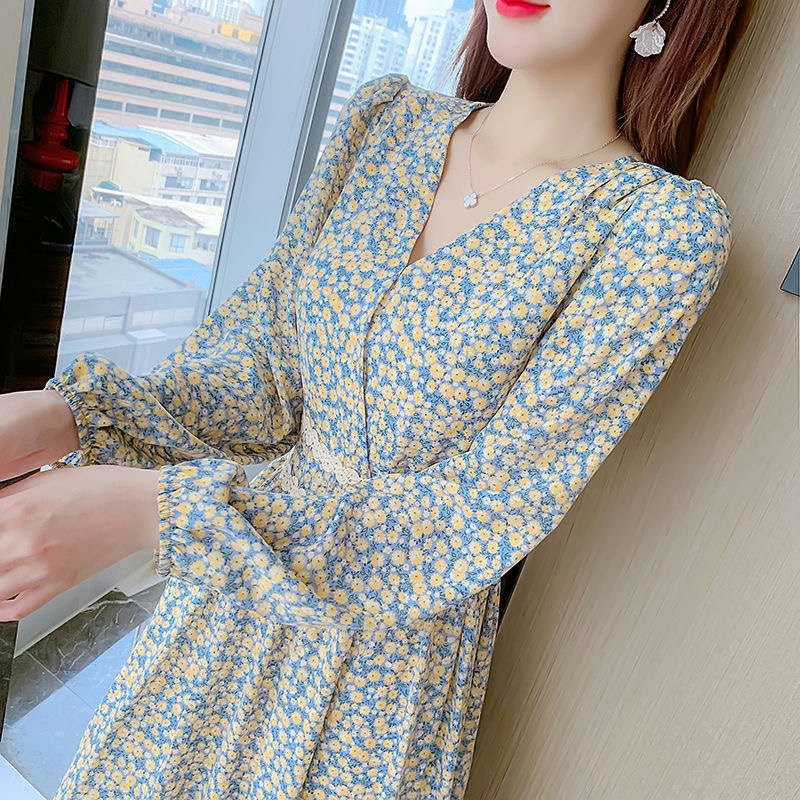碎花連衣裙女2024春秋季新款法式v領收腰顯瘦氣質女神范長裙