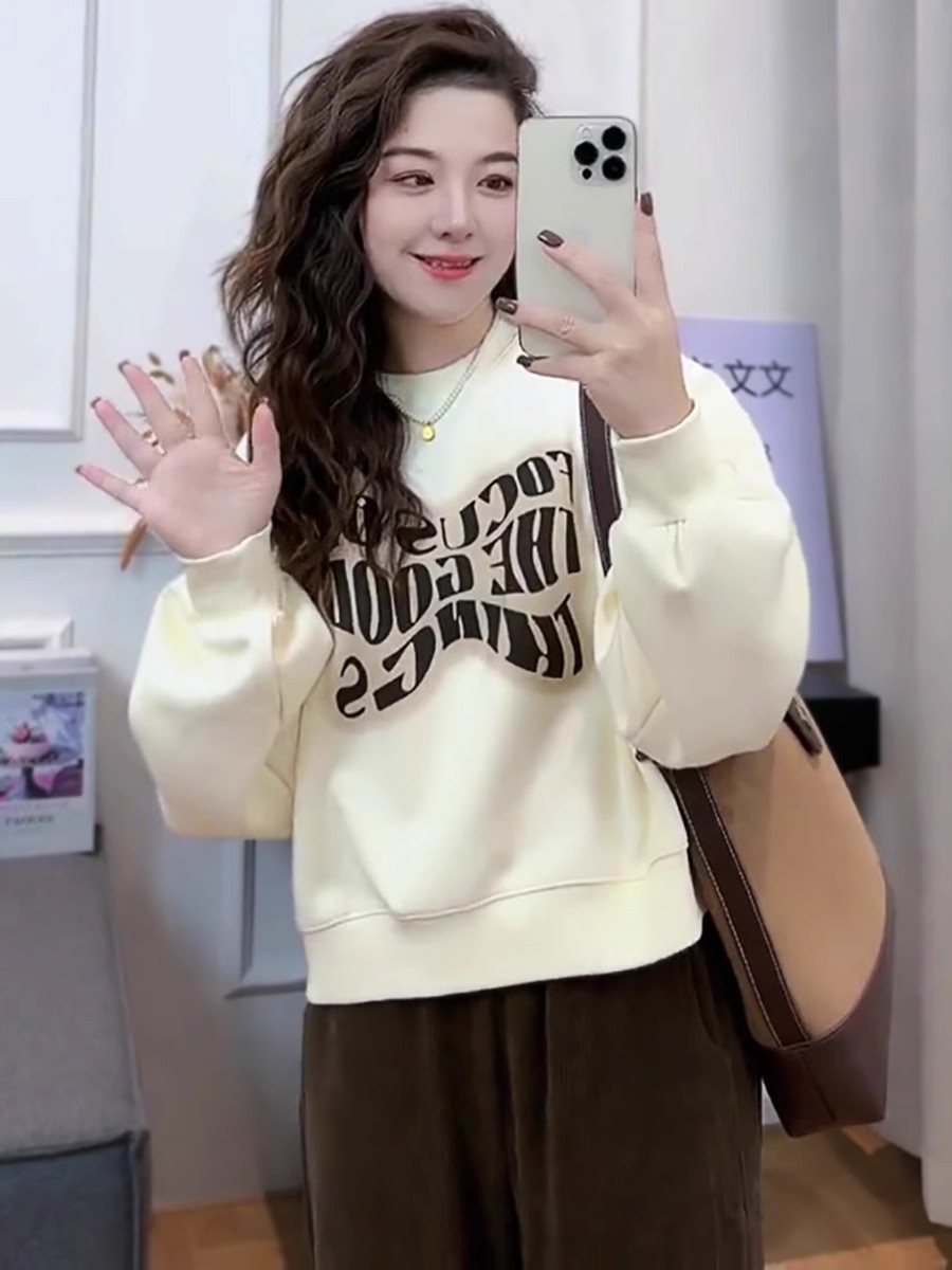 Letter printed short milky apricot round neck sweatshirt for women autumn new Korean style gentle style loose top