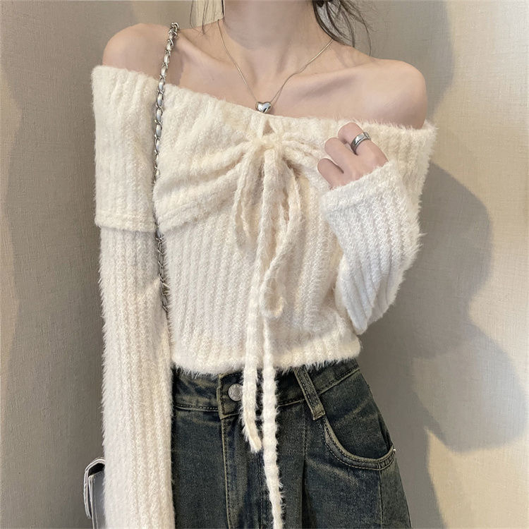 Pure lust-style hotties wear high-end knitted sweaters for spring and autumn, Korean style off-shoulder slimming and flesh-covering long-sleeved tops