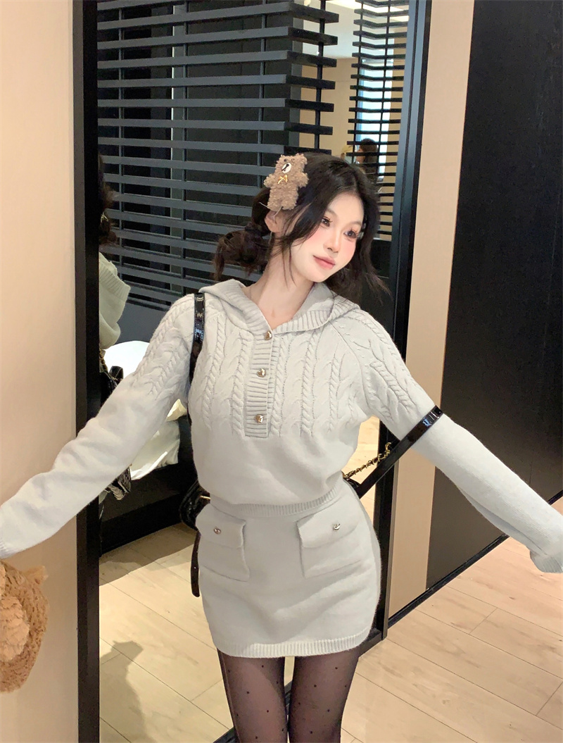 Actual shot of Heart Castle small twist love button wool gray jacket skirt knitted suit