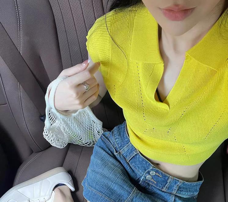純欲風辣妹POLO領短袖t恤女夏季修身顯瘦鏤空V領針織衫短款上衣服