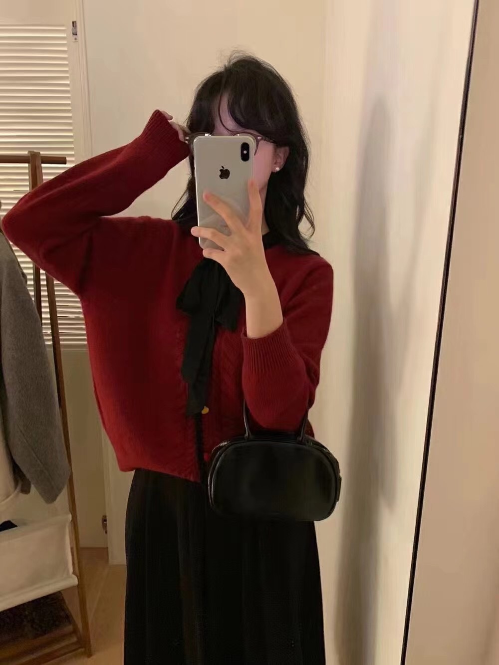 法式設計感撞色蝴蝶結毛衣女2024新款超好看紅色羊毛針織開衫
