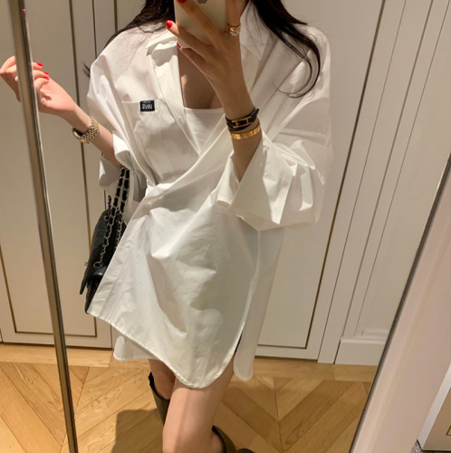 Original fashionable and loose design niche shirt for women BF lazy style white shirt trend