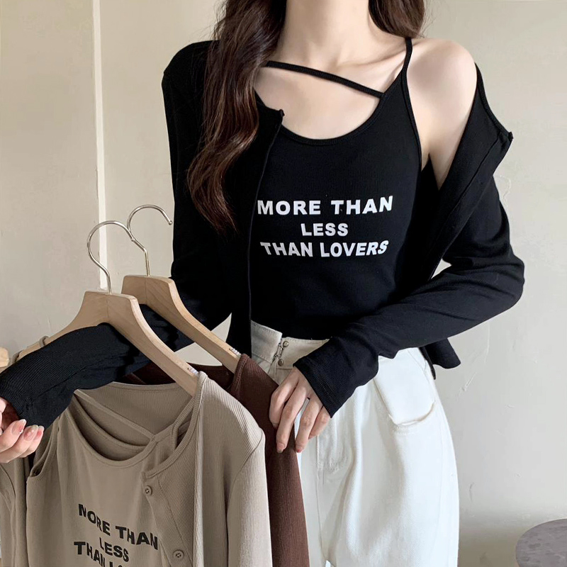 Early autumn new style, playful and lively outfit, girly two-piece set for fat mm, sweet and cool, covering the flesh and showing slimming.