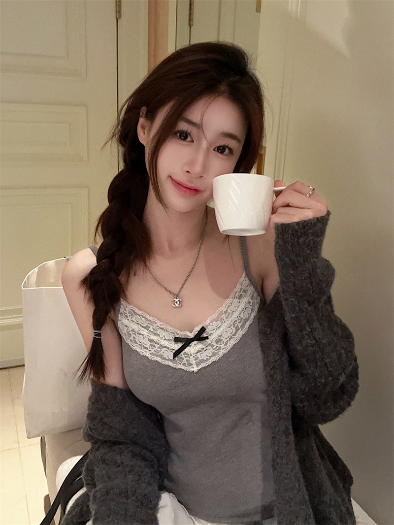 Pure Desire Lace Edge Contrast Color Thread Sweet Outerwear Camisole Women's Stretch V-Neck Spring and Summer New Style