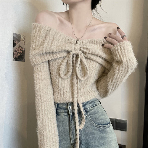 Pure lust-style hotties wear high-end knitted sweaters for spring and autumn, Korean style off-shoulder slimming and flesh-covering long-sleeved tops
