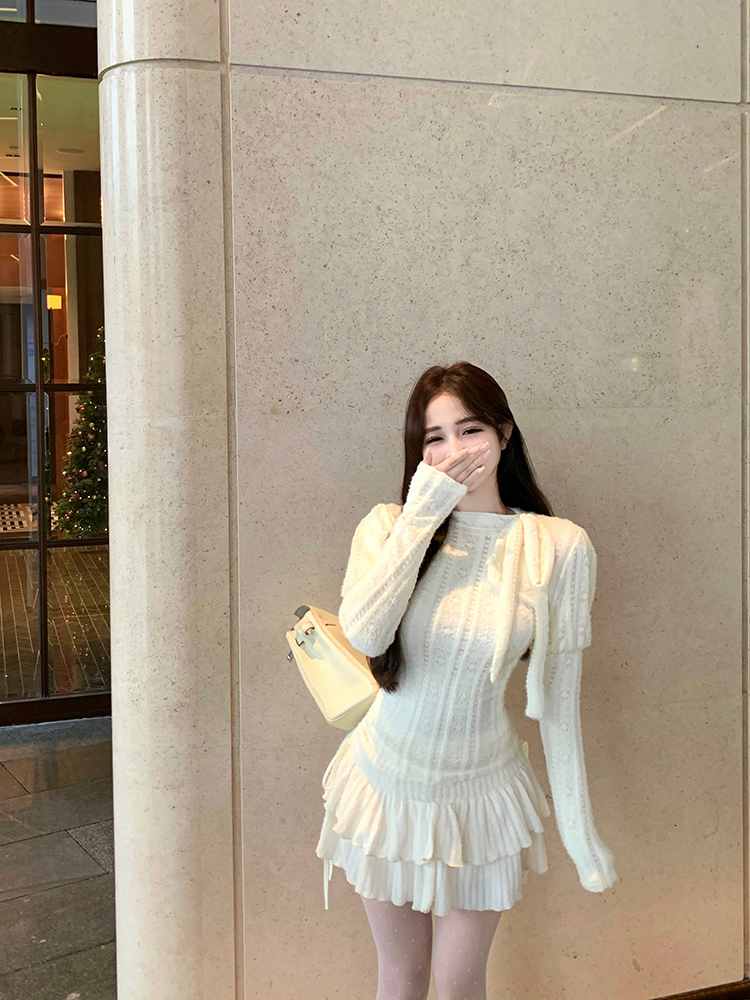 Real shot of bow knitted inner bottoming shirt top for women high waist skirt winter ruffled skirt